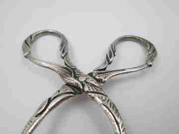 Pinzas de hielo ornamentadas. Plata de ley. Motivos vegetales. 1960. Spain