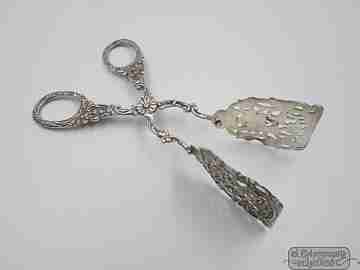 Pinzas para servir tarta. Plata ley 800. Años 30. Flores. Diseño calado