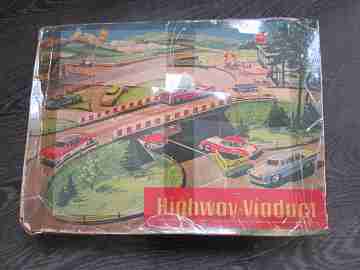 Pista automatizada Technofix. Autopista-Viaducto. 1960. Hojalata. Coches
