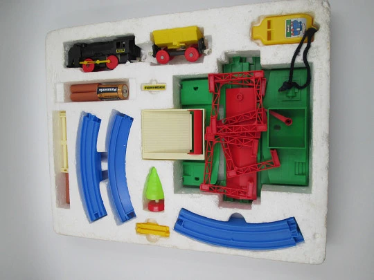 Play-Rail Geyper electrical train set. Colours plastic. Battery. Spain. 1980's