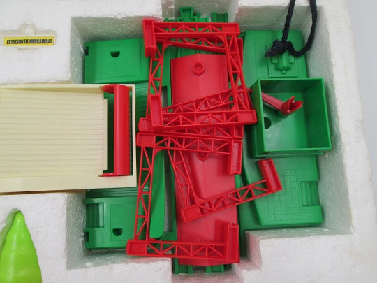 Play-Rail Geyper electrical train set. Colours plastic. Battery. Spain. 1980's Play-Rail Geyper electrical train set. Colours plastic. Battery. Spain. 1980's