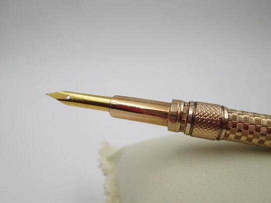 Pluma de caligrafía A. W. Faber. Metal chapado oro y ébano. 1890