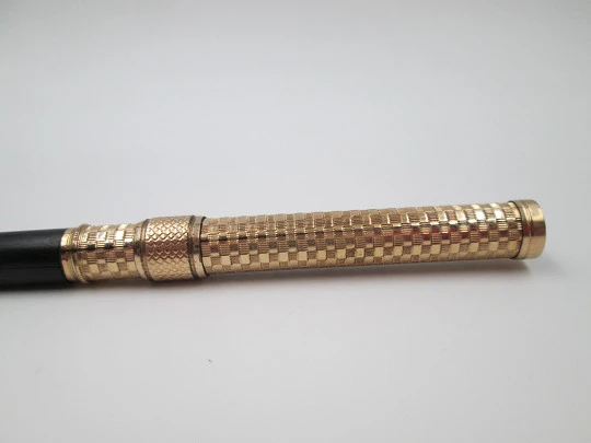 Pluma de caligrafía A. W. Faber. Metal chapado oro y ébano. 1890