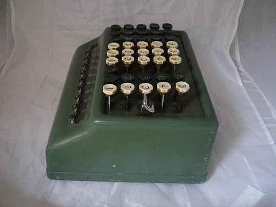 Plus 509/S Mechanical calculator. 1940s. Green metal. UK