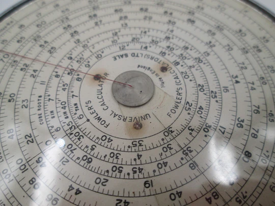 Pocket calculator Fowler's. Circular Slide Rule. Wood box. 1940's