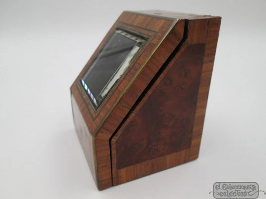 Pocket watch exhibition table box. Wood, bronze and beveled glass. 1910'a