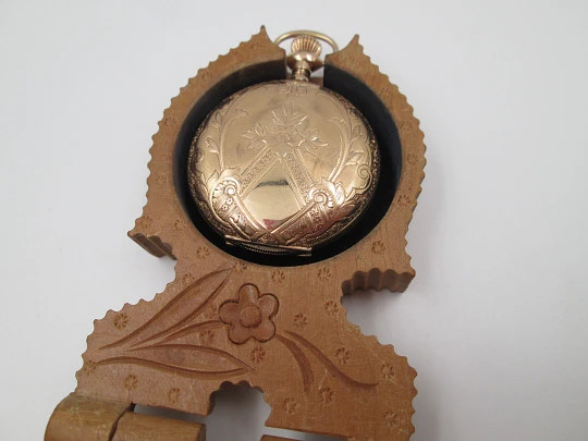 Pocket watch exhibition travel wood box. Articulated lid. Relief floral motif. Europe