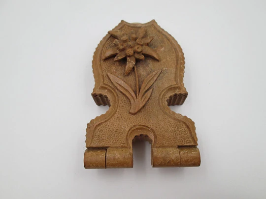 Pocket watch exhibition travel wood box. Articulated lid. Relief floral motif. Europe