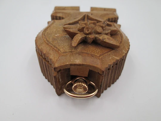 Pocket watch exhibition travel wood box. Articulated lid. Relief floral motif. Europe