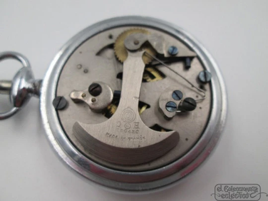 Podómetro francés de bolsillo. Metal plateado. 1930. Cien mil pasos