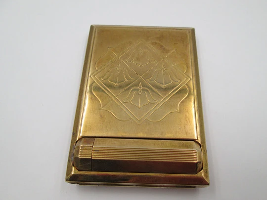 Polvera Art Decó Richard Hudnut. Metal dorado. Pintalabios y espejo. EEUU. 1930