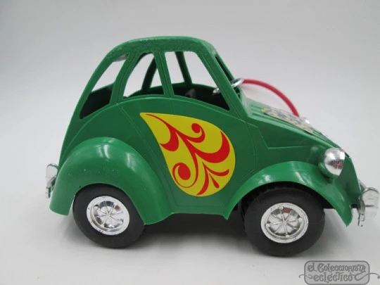 Pop Cros Car. La Paz Toys. Colour plastic. 1970's. Spring & wheel