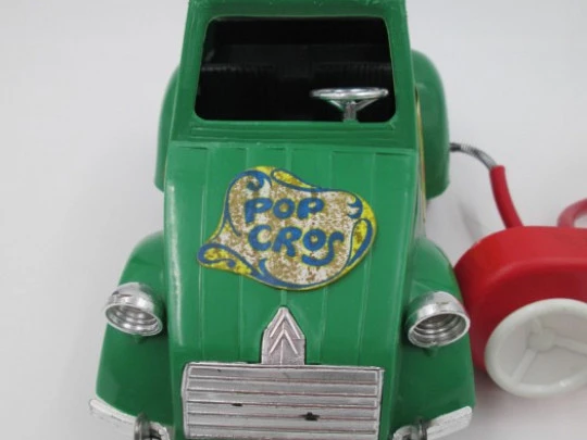 Pop Cros Car. La Paz Toys. Colour plastic. 1970's. Spring & wheel
