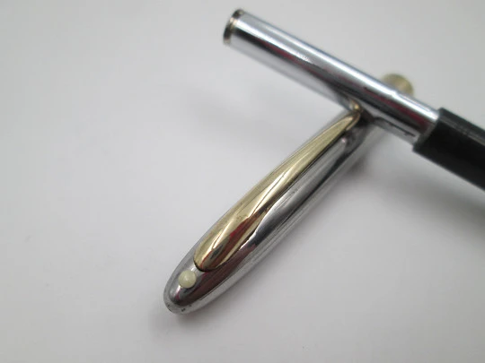 Portaminas Sheaffer Sentinel. Acero y plástico negro. Detalles dorados. Giratorio. 1940