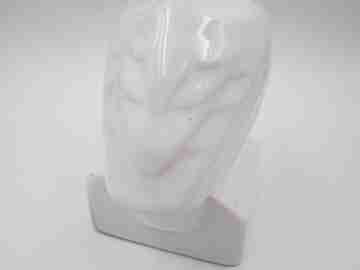 Portaplumas figurativo Pelikan. Pelícano cerámica blanca y detalles oro. 1990