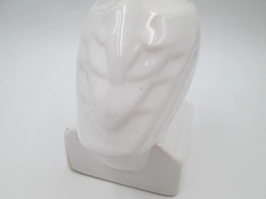 Portaplumas figurativo Pelikan. Pelícano cerámica blanca y detalles oro. 1990