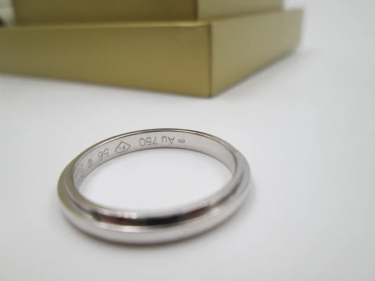 Possession woman wedding ring. 18K white gold. Piaget. Box & papers