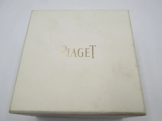 Possession woman wedding ring. 18K white gold. Piaget. Box & papers