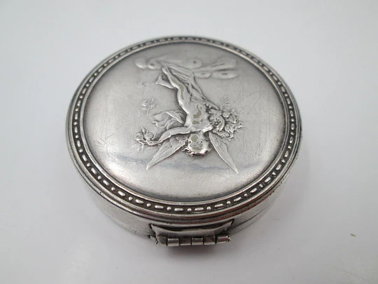 Powder compact with mirrow. Silver plated metal. Fleurs d'Amour. Roger et Gallet Paris
