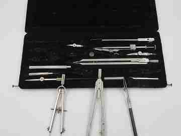 Präcision drawing tools set boxed. Wood case with 13 items. Germany. 1940's