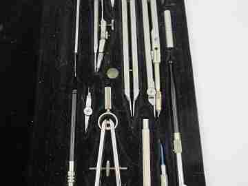 Präcision drawing tools set boxed. Wood case with 13 items. Germany. 1940's