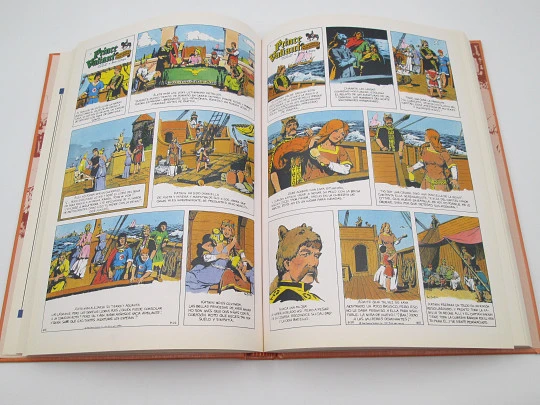 Prince Valiant volume 8. Ediciones B publisher. Hardcover. Colour book. 1992