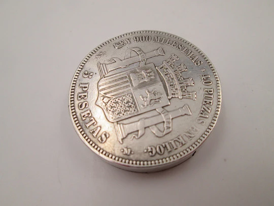 Provisional Government 5 pesetas coin (1870) pocket petrol lighter. Sterling silver. Spain