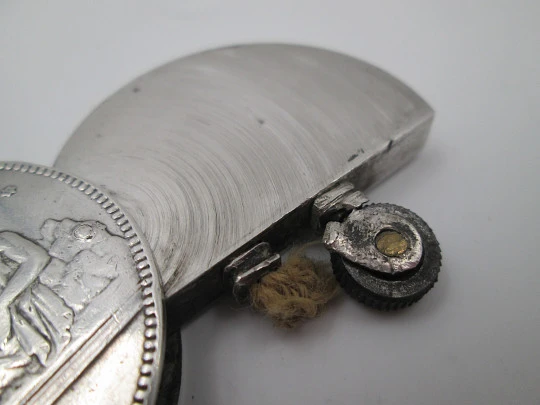 Provisional Government 5 pesetas coin (1870) pocket petrol lighter. Sterling silver. Spain