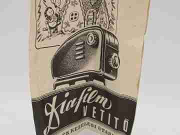 Proyector de cine infantil. Mesefilm Dia Vetitö. 1950. Hungría. Caja