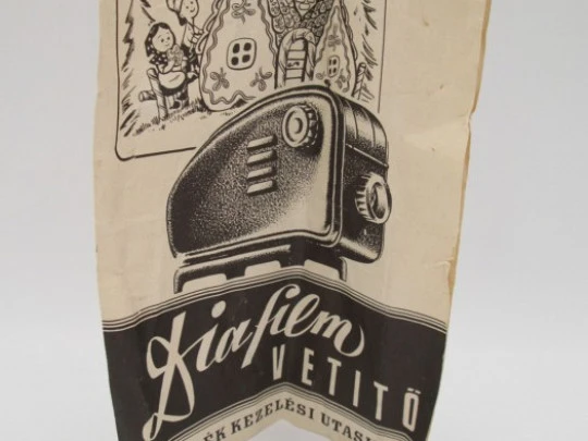 Proyector de cine infantil. Mesefilm Dia Vetitö. 1950. Hungría. Caja