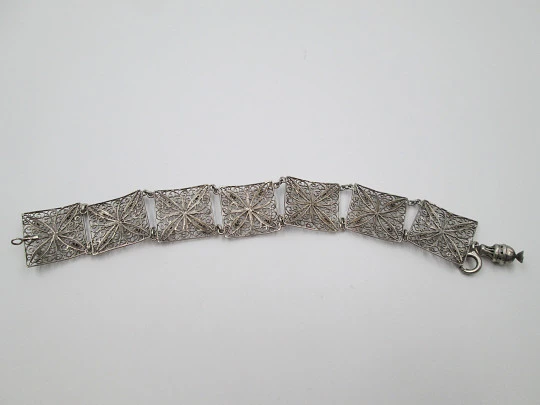 Pulsera articulada filigrana mujer. Plata de ley. Motivos flores y esferas. Cierre argolla. 1950