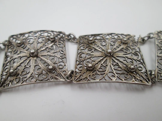 Pulsera articulada filigrana mujer. Plata de ley. Motivos flores y esferas. Cierre argolla. 1950