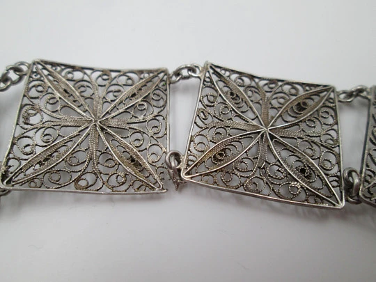 Pulsera articulada filigrana mujer. Plata de ley. Motivos flores y esferas. Cierre argolla. 1950