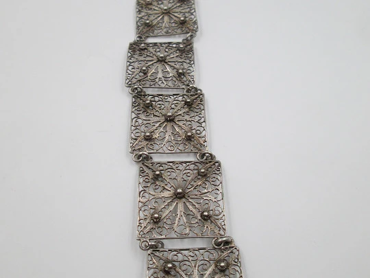 Pulsera articulada filigrana mujer. Plata de ley. Motivos flores y esferas. Cierre argolla. 1950