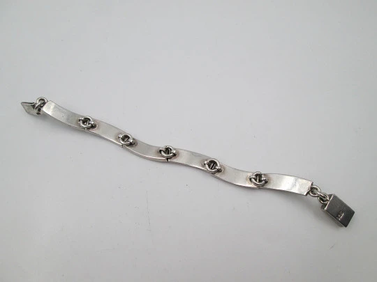 Pulsera articulada mujer. Plata de ley 925 y turquesas. Cierre de pestaña. México