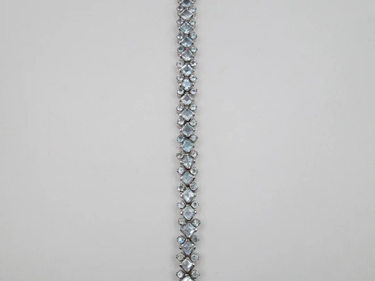 Pulsera articulada para mujer en plata de ley. Gemas azul pastel. Cierre de caja. 1990 Pulsera articulada para mujer en plata de ley. Gemas azul pastel. Cierre de caja. 1990