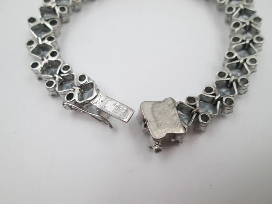 Pulsera articulada para mujer en plata de ley. Gemas azul pastel. Cierre de caja. 1990 Pulsera articulada para mujer en plata de ley. Gemas azul pastel. Cierre de caja. 1990