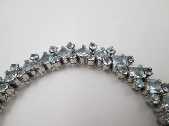 Pulsera articulada para mujer en plata de ley. Gemas azul pastel. Cierre de caja. 1990 Pulsera articulada para mujer en plata de ley. Gemas azul pastel. Cierre de caja. 1990