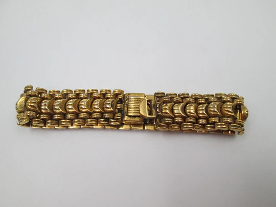 Pulsera articulada para mujer. Metal chapado en oro. Cierre de caja. Europa. 1940 Pulsera articulada para mujer. Metal chapado en oro. Cierre de caja. Europa. 1940