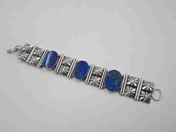 Pulsera articulada plata ley y lapislázuli. Motivos florales. Cierre pestaña. 1980