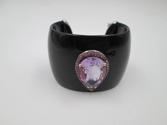 Pulsera brazalete mujer. Plata ley y esmalte negro. Amatista y circonitas