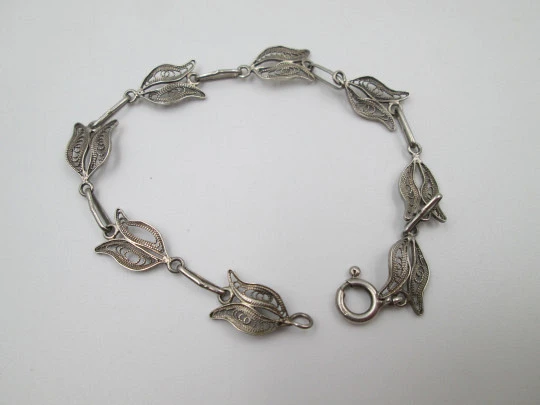 Pulsera de filigrana para mujer. Plata de ley. Motivos de tulipanes. Cierre de argolla. 1970