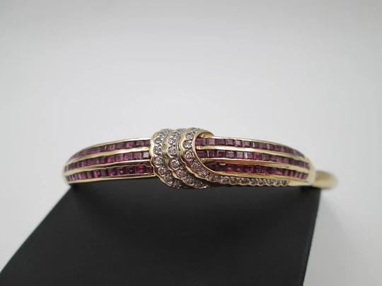 Pulsera de pedida. Oro amarillo 18k, rubíes talla baguette y diamantes