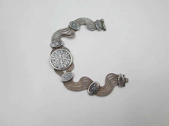 Pulsera mujer plata ley nielada. Hilos y óvalos. Motivos geométricos. 1980