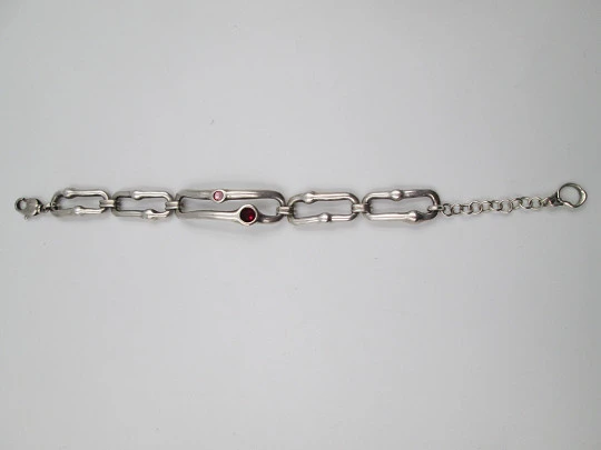 Pulsera mujer plata ley. Eslabones rectangulares calados. Gemas de colores. 1980