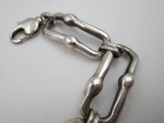 Pulsera mujer plata ley. Eslabones rectangulares calados. Gemas de colores. 1980