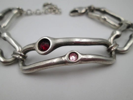 Pulsera mujer plata ley. Eslabones rectangulares calados. Gemas de colores. 1980