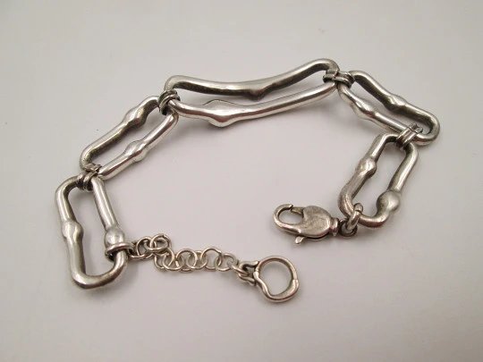 Pulsera mujer plata ley. Eslabones rectangulares calados. Gemas de colores. 1980