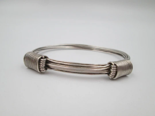 Pulsera nudos para mujer de siete hilos de plata de ley con sistema de cierre ajustable