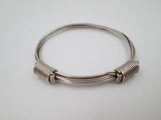 Pulsera nudos para mujer de siete hilos de plata de ley con sistema de cierre ajustable